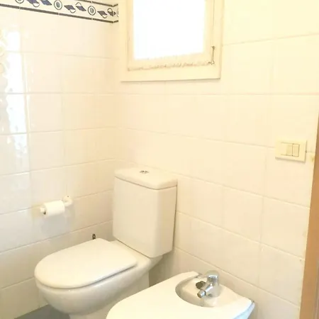 Spacious House In With Modern Comfort * 텔데