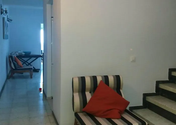 بيت للعطل Spacious House In With Modern Comfort تيلدي