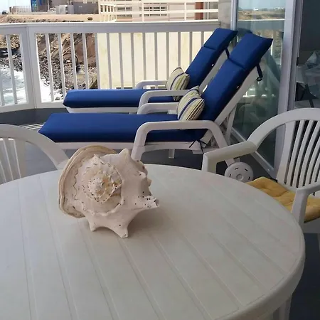 Spacious House In With Modern Comfort Casa vacanze