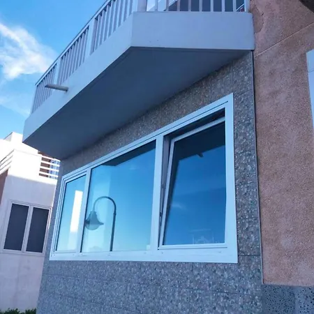 Spacious House In With Modern Comfort Сasa de vacaciones *