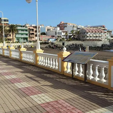 Spacious House In With Modern Comfort Casa vacanze *