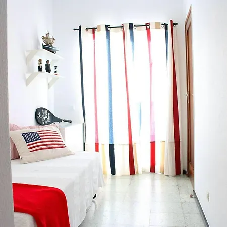Spacious House In With Modern Comfort Casa vacanze *