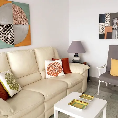 Сasa de vacaciones Spacious House In With Modern Comfort Telde