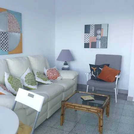 Сasa de vacaciones Spacious House In With Modern Comfort *