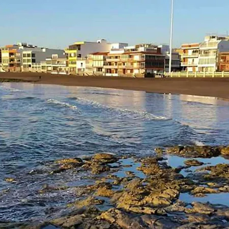 Σπίτι διακοπών Spacious House In With Modern Comfort