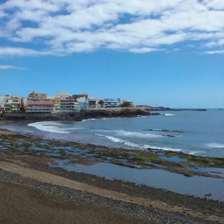 Σπίτι διακοπών Spacious House In With Modern Comfort *