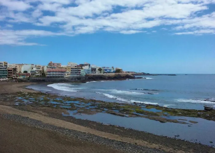 펜션 Spacious House In With Modern Comfort *